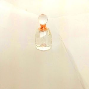 🔥Oleg Cassini Cristal Parfume

(NWT)